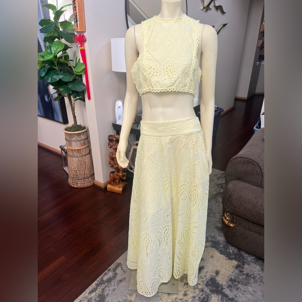 Elegant Yellow Lace Skirt